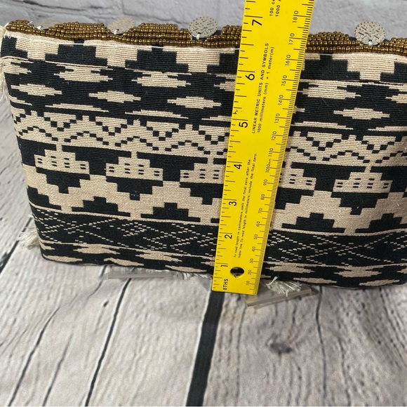 Express Patterned Fabric Shell Clutch Purse - Picture 4 of 7